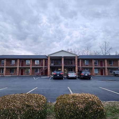 Americas Inn Bardstown Buitenkant foto