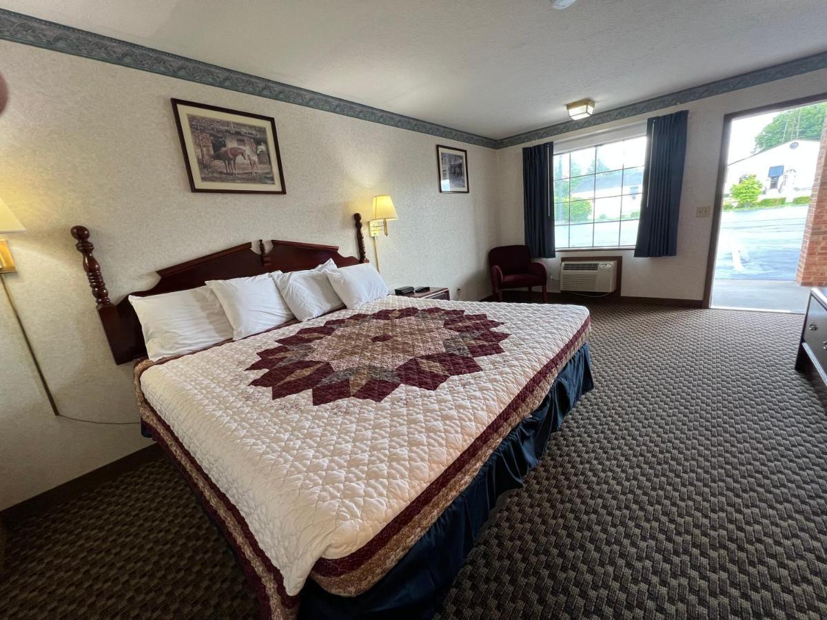 Americas Inn Bardstown Buitenkant foto