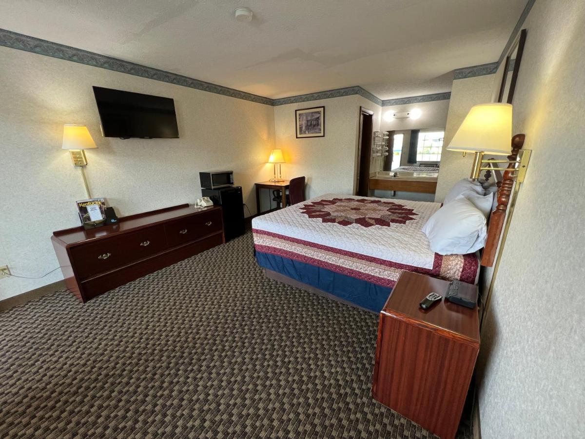 Americas Inn Bardstown Buitenkant foto