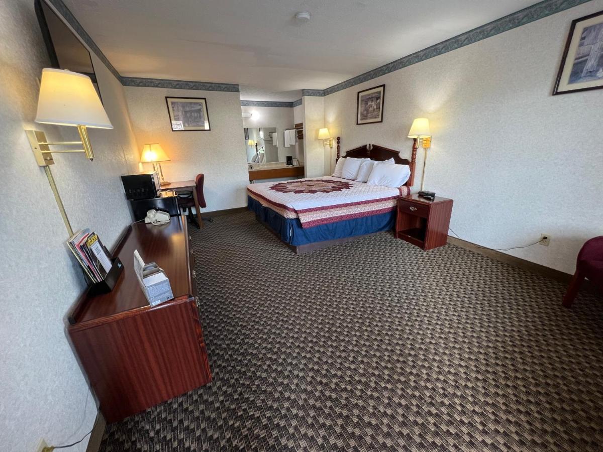 Americas Inn Bardstown Buitenkant foto