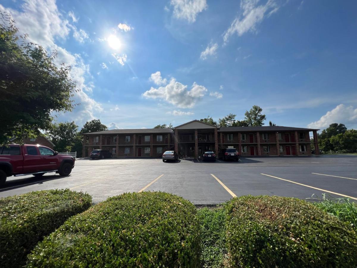 Americas Inn Bardstown Buitenkant foto
