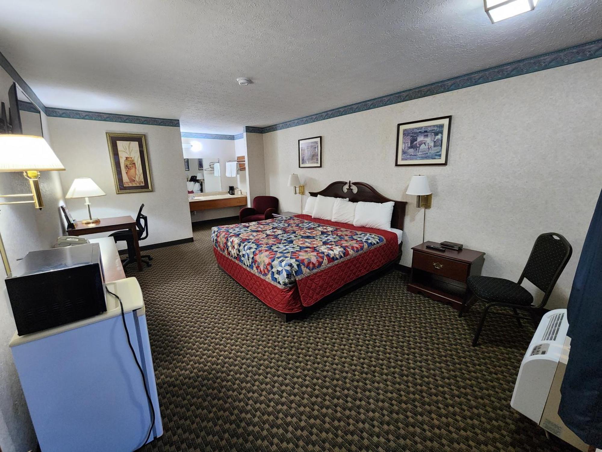 Americas Inn Bardstown Buitenkant foto