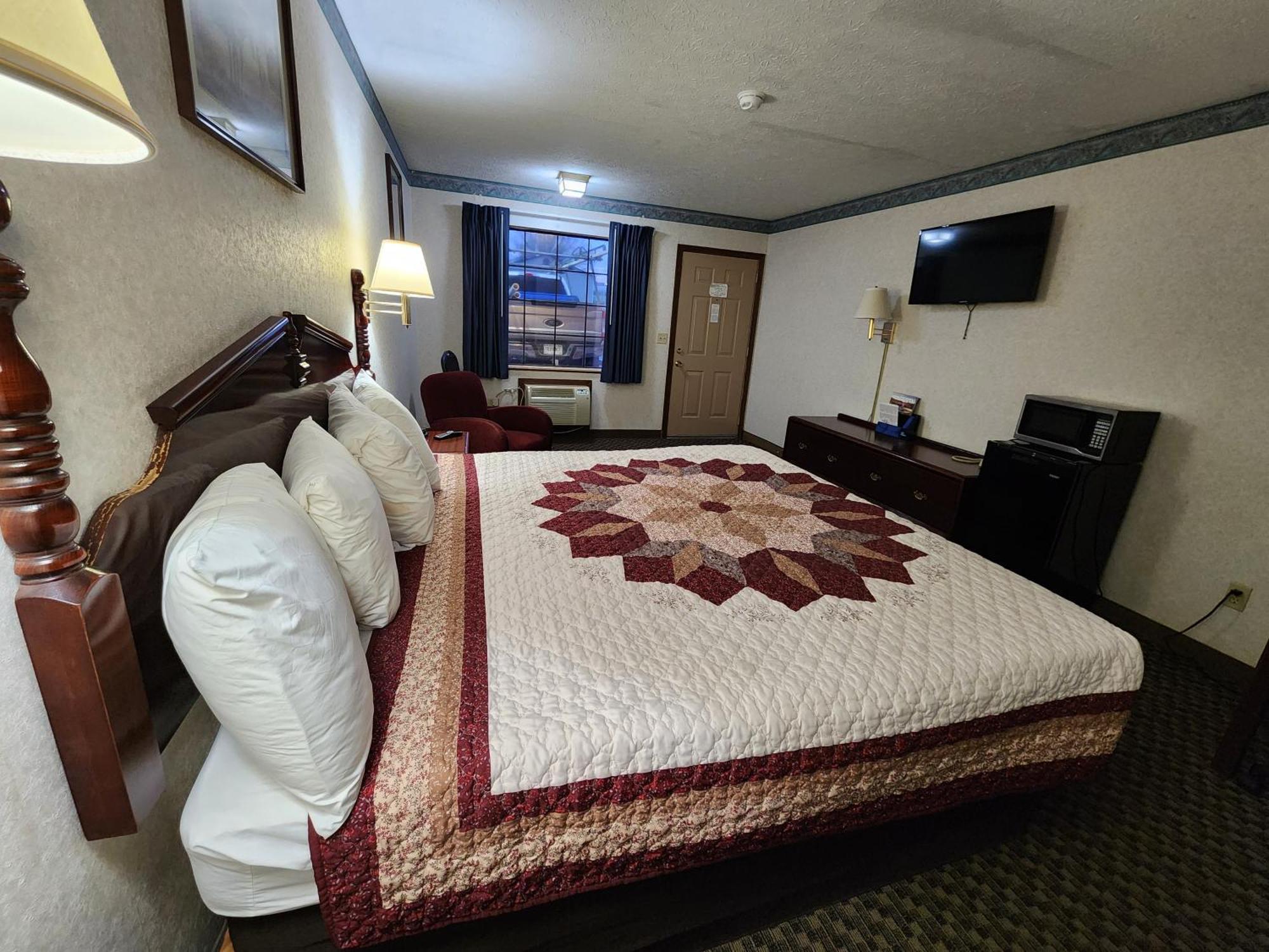 Americas Inn Bardstown Buitenkant foto
