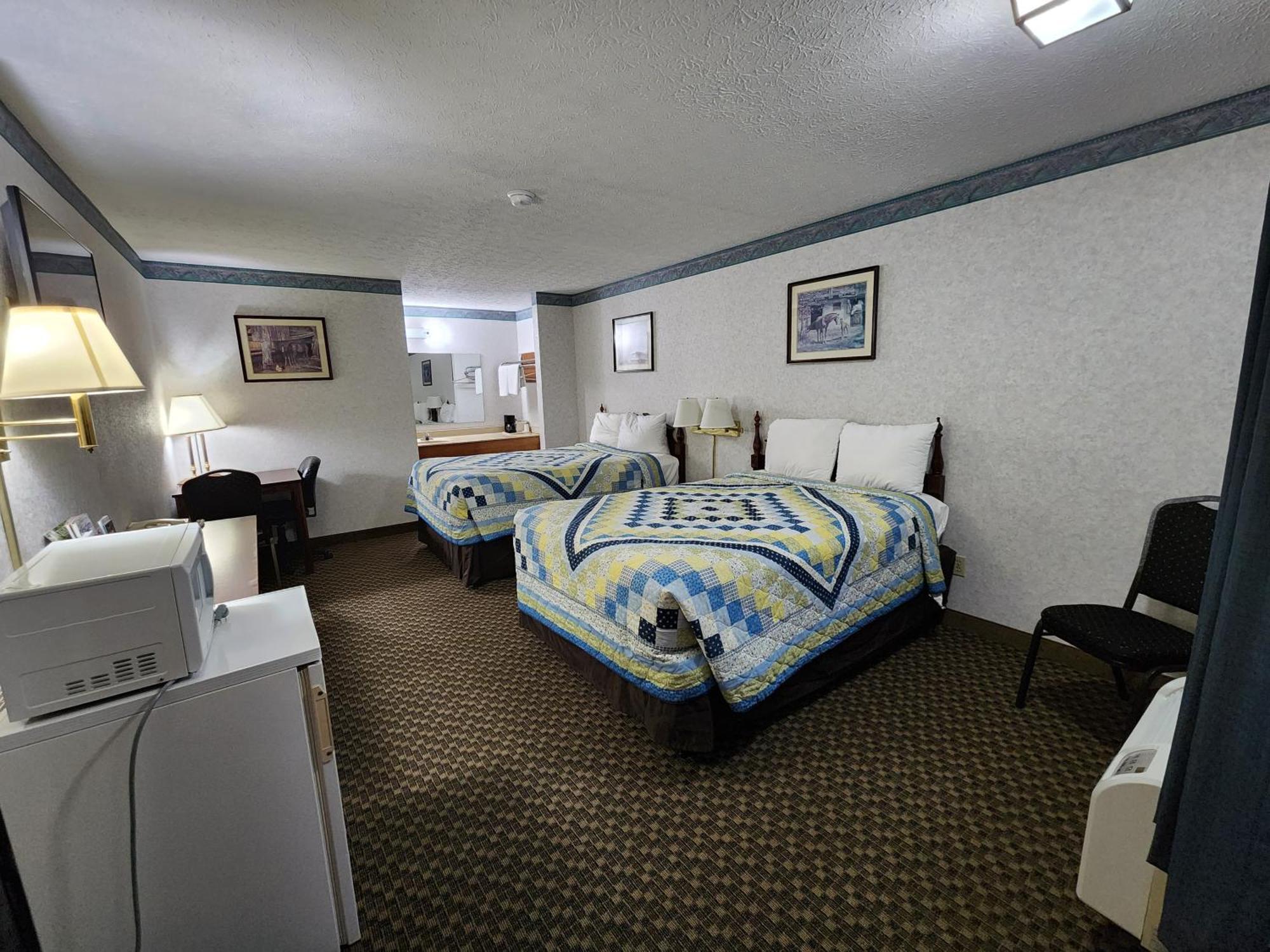 Americas Inn Bardstown Buitenkant foto